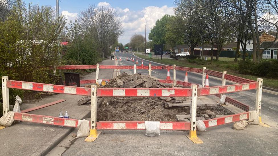 Major Hull road closed for two weeks after water main burst BBC News