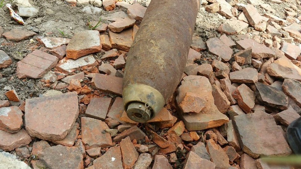 The unexploded device