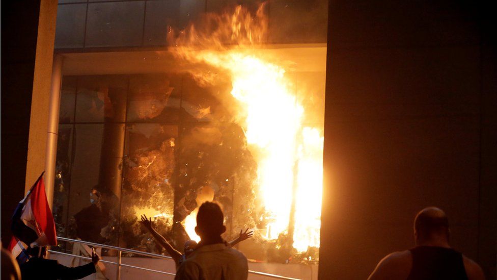 Protesters set the Congress building on fire in Paraguay