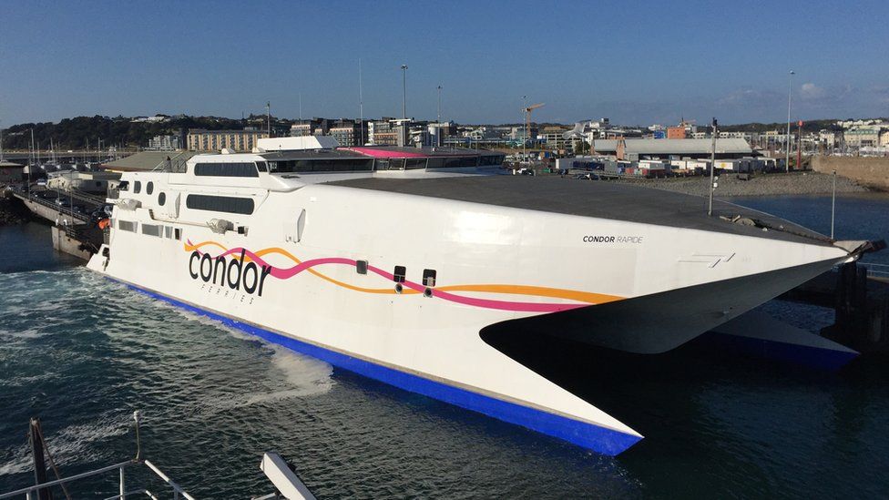 lanza menta Penetrar Condor cancels Jersey-St Malo sailings due to port strike - BBC News