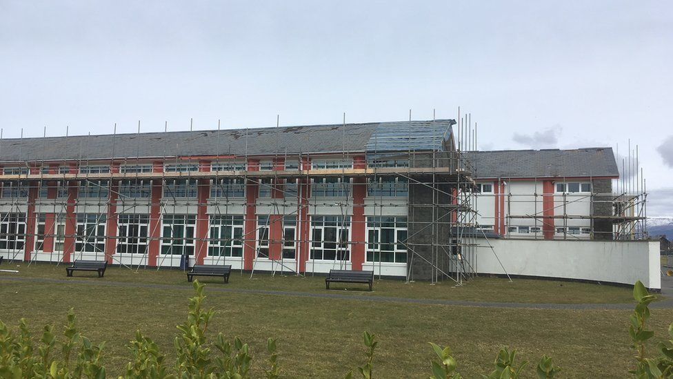 Scaffolding and repairs to the roof at Ysgol Ardudwy in Harlech