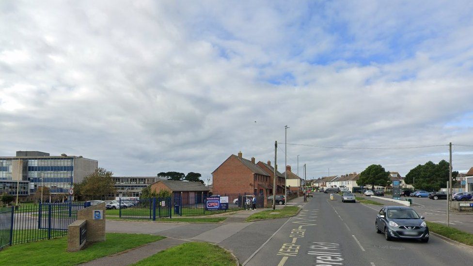 Weymouth Boy crossing road seriously hurt in hitandrun BBC News