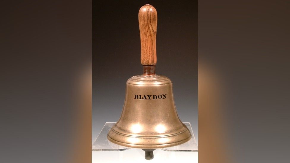 Blaydon Race runners to set off with 1861 hand bell BBC News