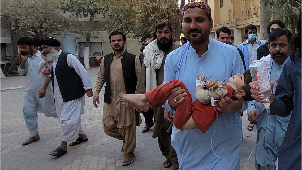 Pakistan earthquake kills 20 in Balochistan province - BBC News