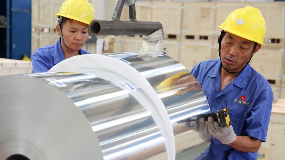 Chinese aluminium workers