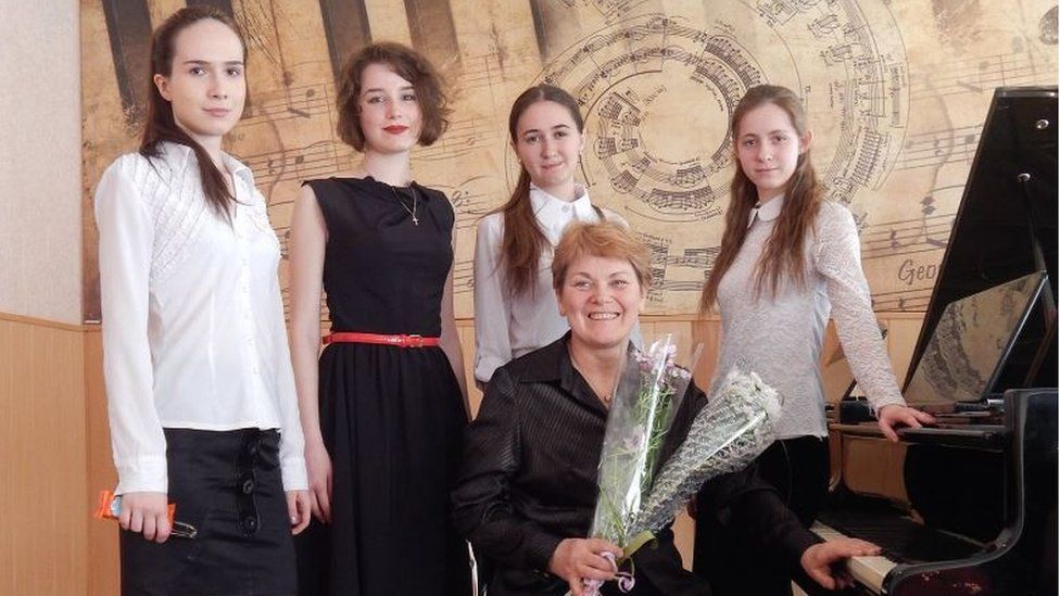 Natalya Putrya with her students