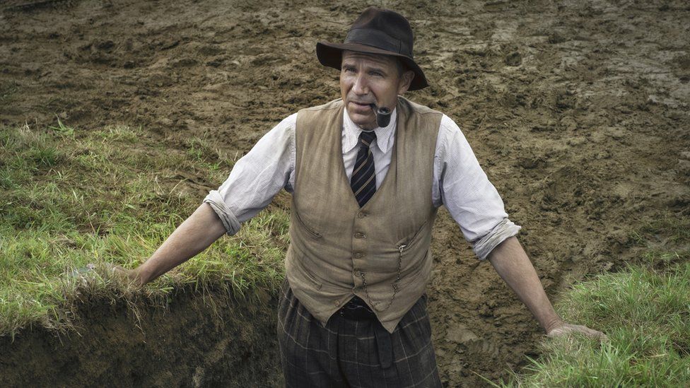 Ralph Fiennes in The Dig