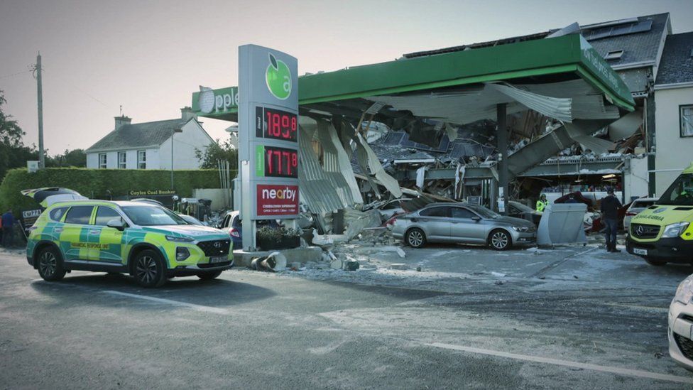 The scene outside the patrol station