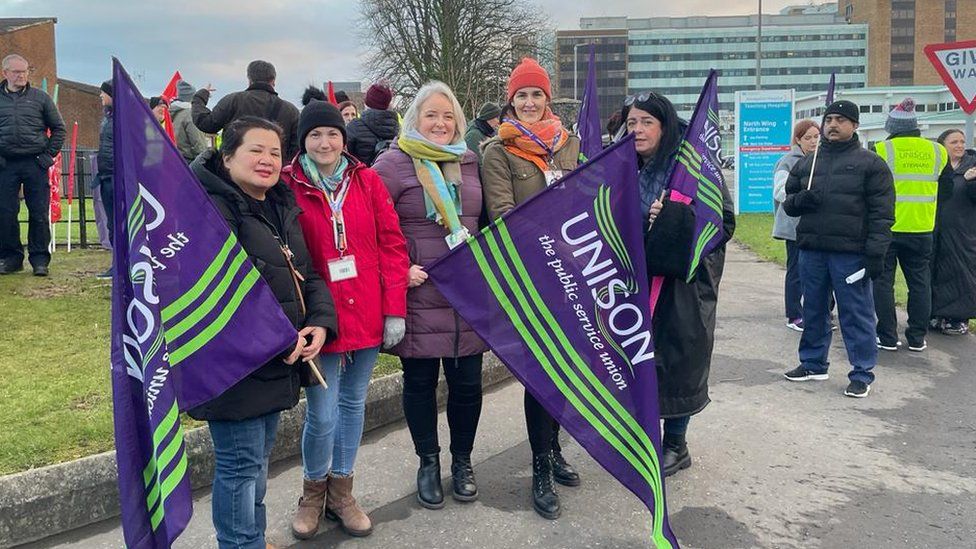 striking healthcare workers at Altnegelvin hospital in Derry january 2023