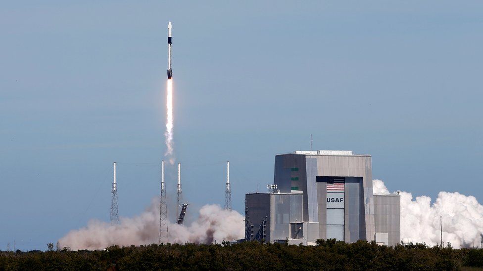 SpaceX launches its unmanned Dragon cargo ship