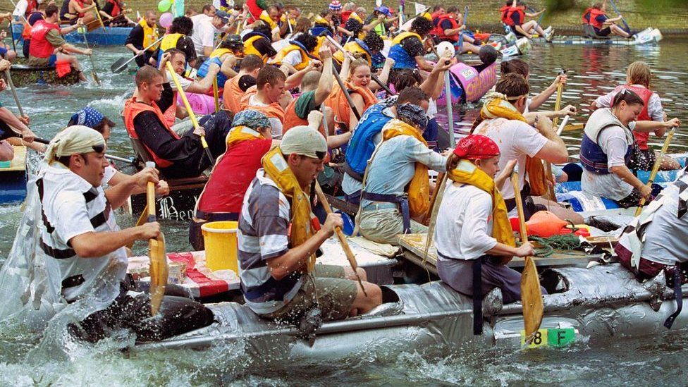 Dragon boat racing