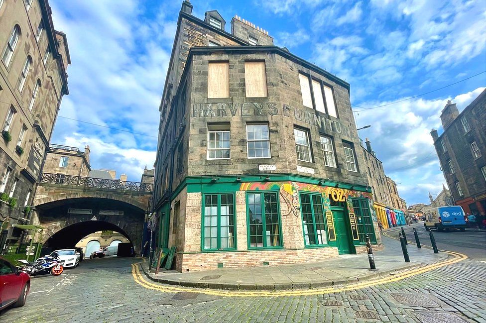 Entrance to square revealed by huge fire in Edinburgh BBC News