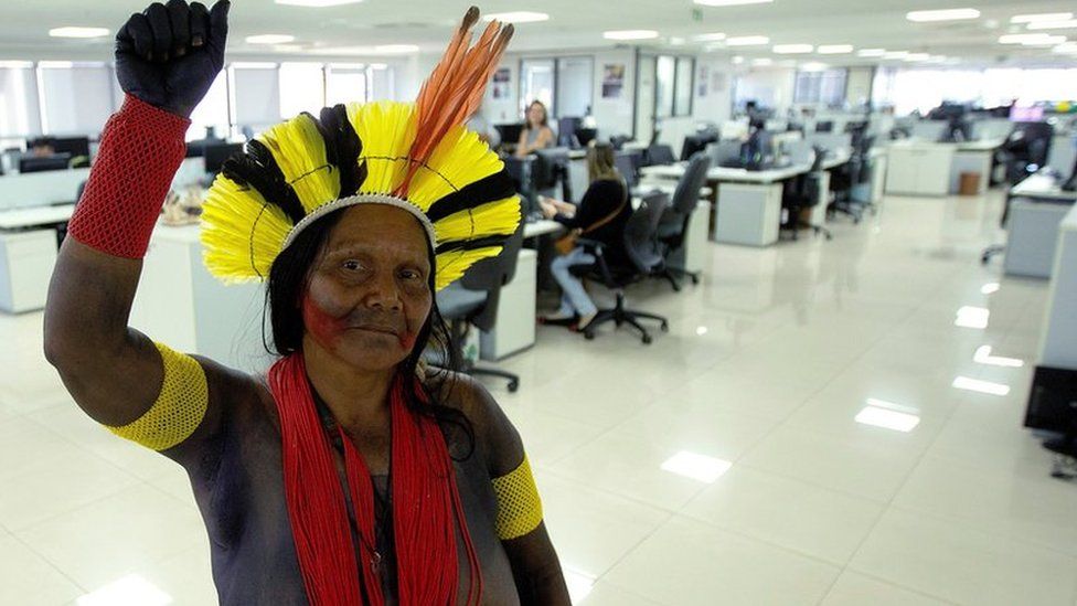 Indigenous women of different ethnic groups enter to the Health Ministry during the Indigenous Women March in Brasilia