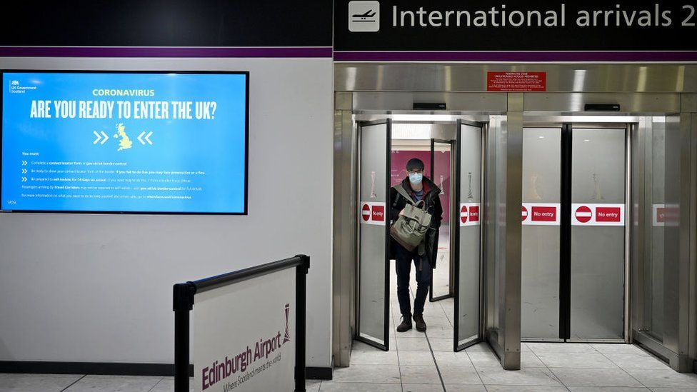 Edinburgh airport arrivals