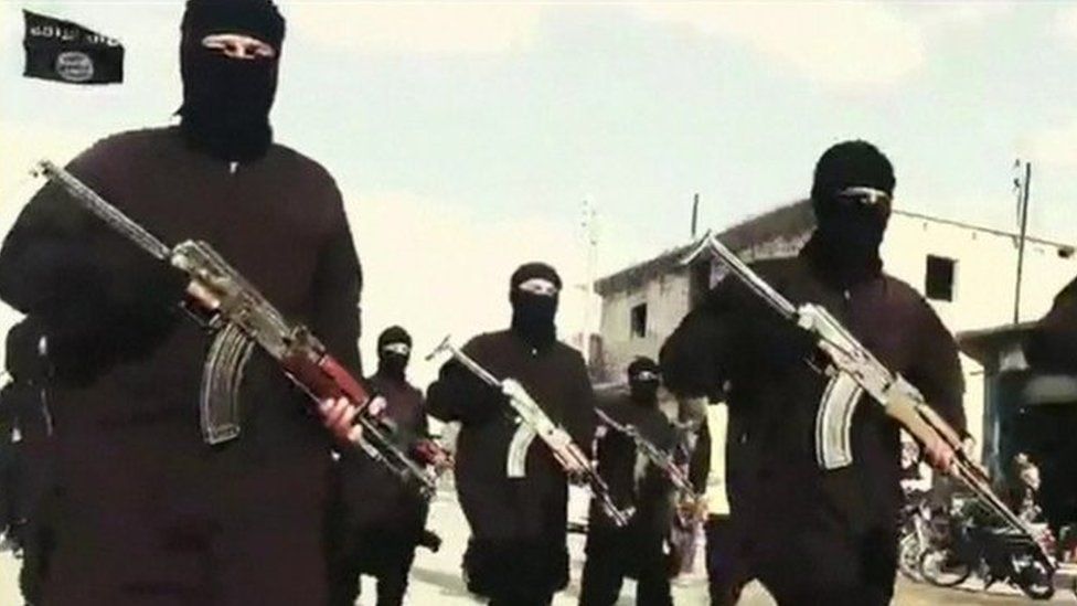 Men with guns in Islamic State propaganda video