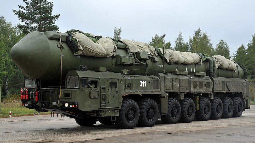 Misil nuclear estratégico ruso RS-24 Yars, en la base de Teykovo, 23 Sep 11