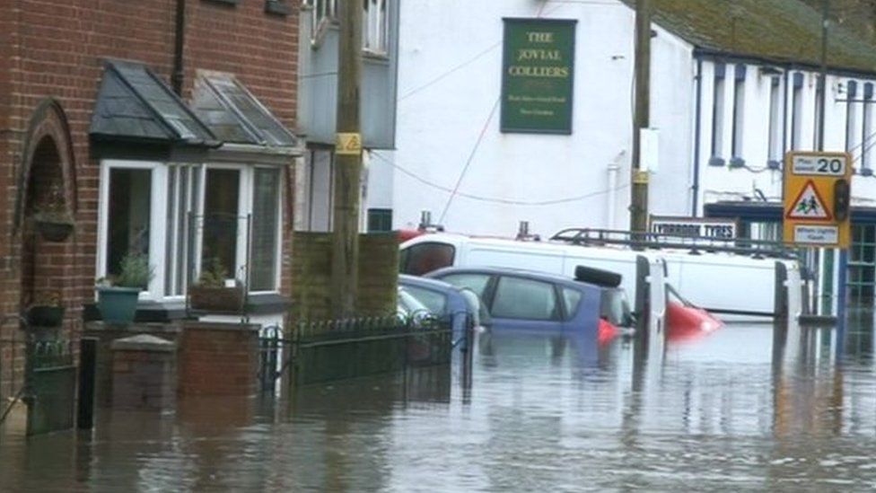 Gloucestershire flooding 25 November 2012