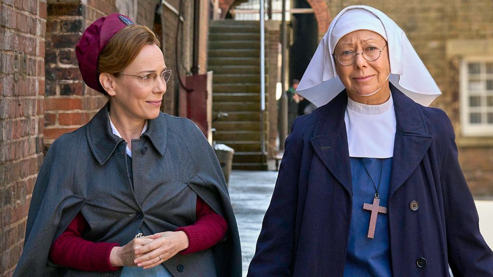 Laura Main and Jenny Agutter in Call the Midwife