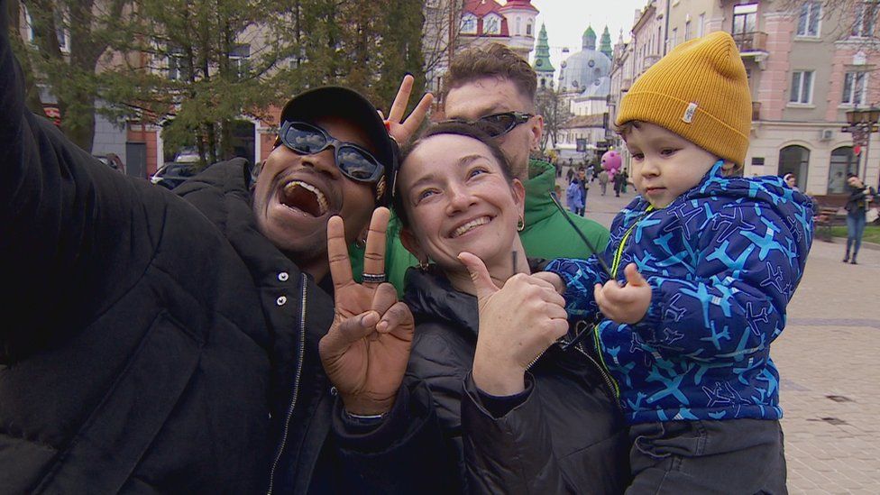 Jeffrey Kenny from Tvorchi taking a selfie with fans in Ternopil