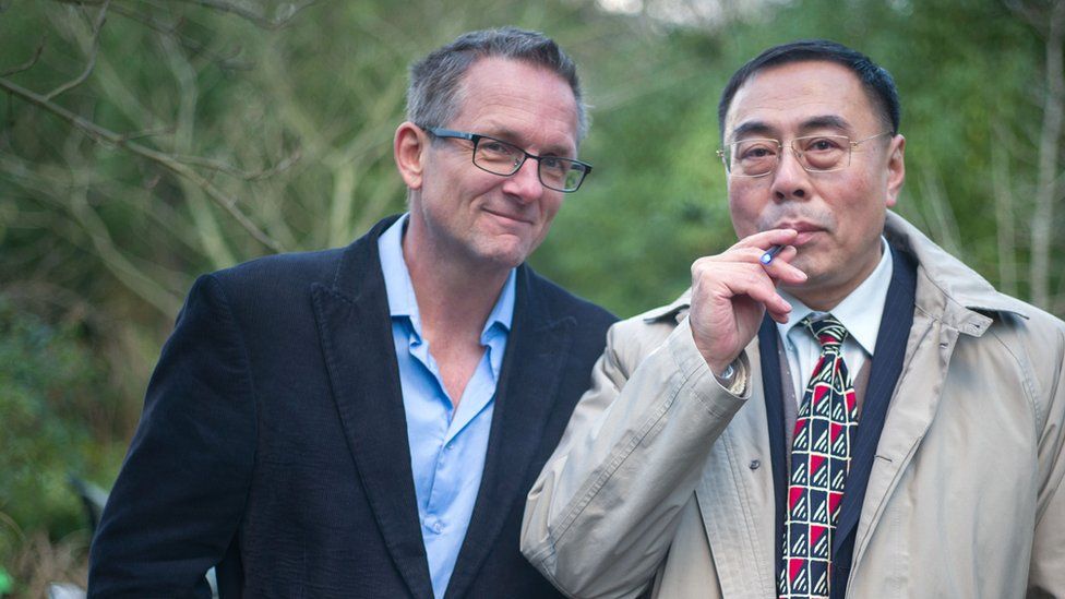 Michael Mosley and Hon Lik, the inventor of the e-cigarette