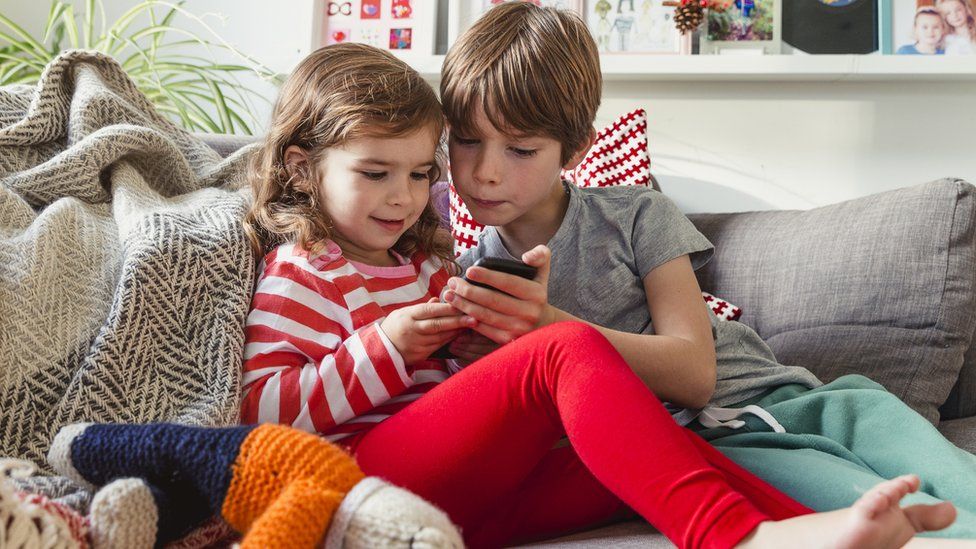 Digital divide: The kids struggling without tech at home - BBC Newsround