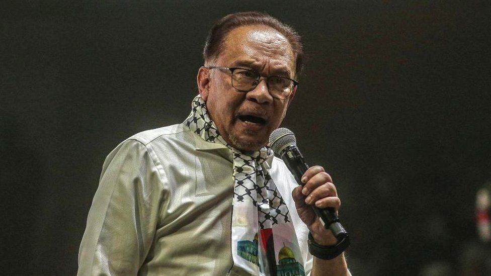 Anwar Ibrahim speaking at a pro-Palestinian rally in Kuala Lumpur