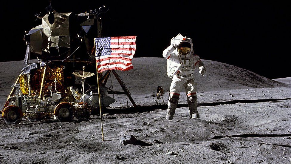 John-Young-walks-on-the-surface-of-the-Moon.