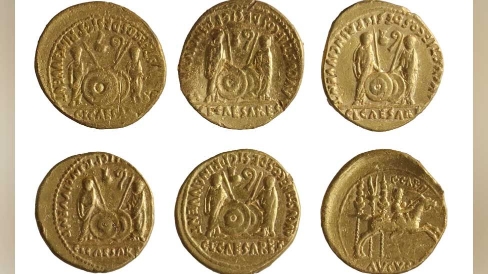 Six Roman gold coins, reverse