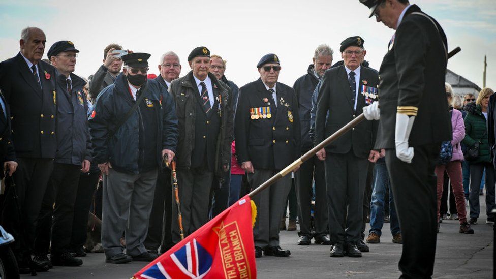 Remembrance Uk Marks Armistice Day With Two Minute Silence Bbc Newsround