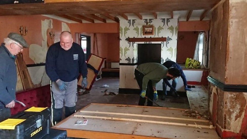 SkeltononUre residents raise nearly £240k to buy village pub BBC News