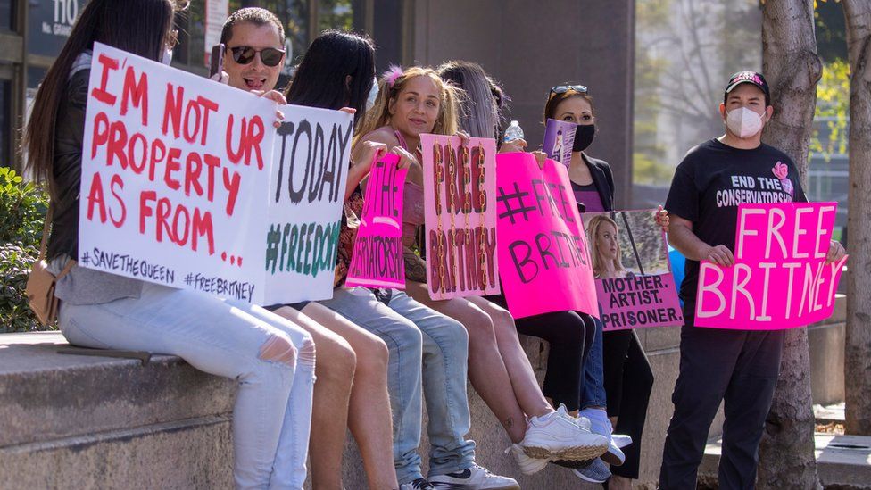 Fans protest as part of the Free Britney campaign