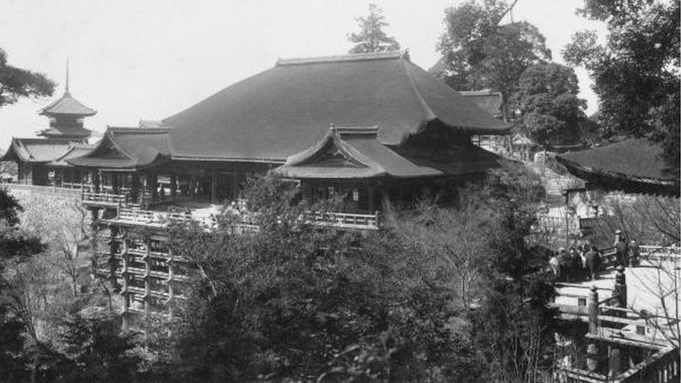 Circa 1930: A temple in Kyoto, Japan