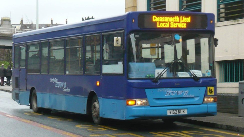 A Huw's Coaches bus