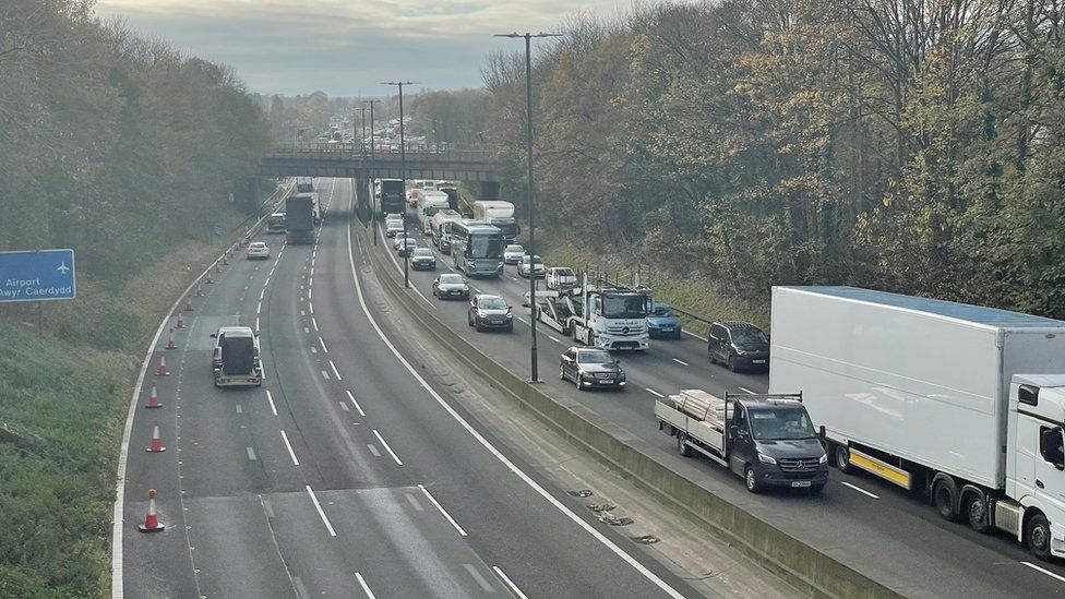 M4 crash: Caldicot man dies after being hit by lorry - BBC News