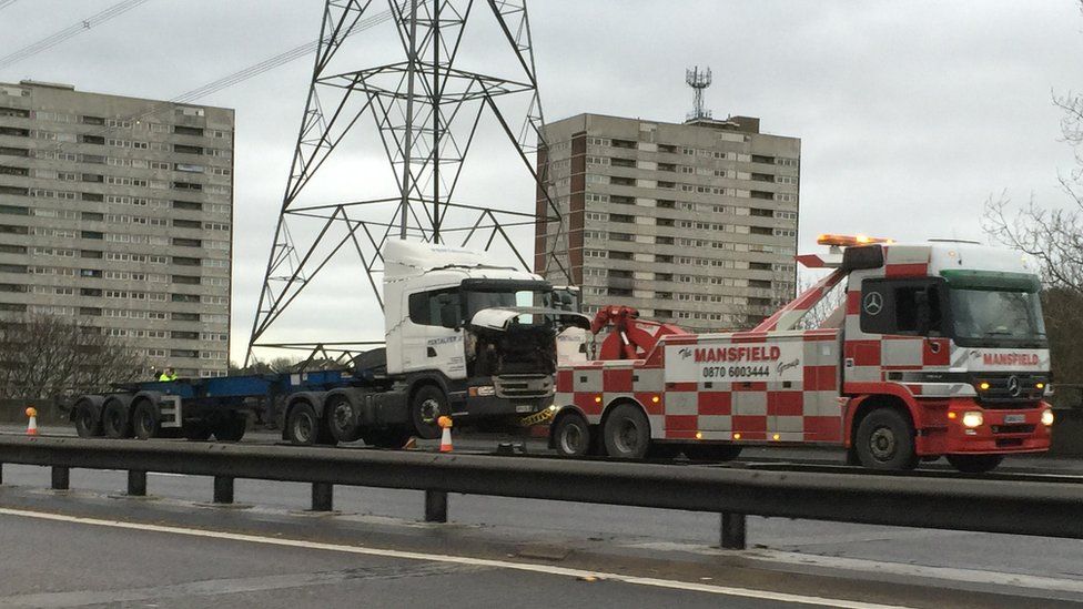 Fatal Crash Shuts M6 In Birmingham Causing Long Delays - BBC News