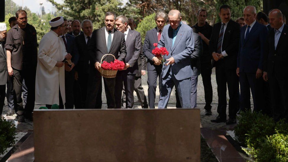 President Recep Tayyip Erdogan lays carnations on the mausoleum of the 8th President of Turkiye, Turgut Ozal, at Topkapi Cemetery in Istanbul, Turkiye on May 27, 2023