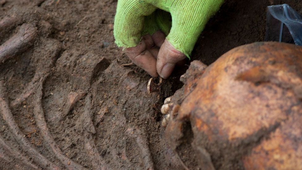 Ανακάλυψη σταυρού σε γυναικείο σκελετό του 7ου αιώνα, Trumpington