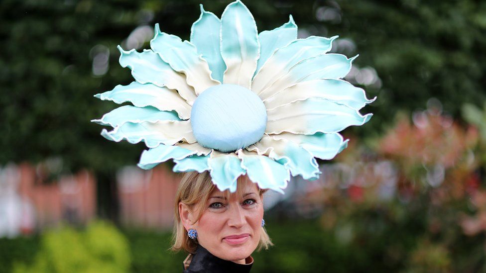 Royal Ascot Ladies' Day 2021: Masks and millinery - BBC News