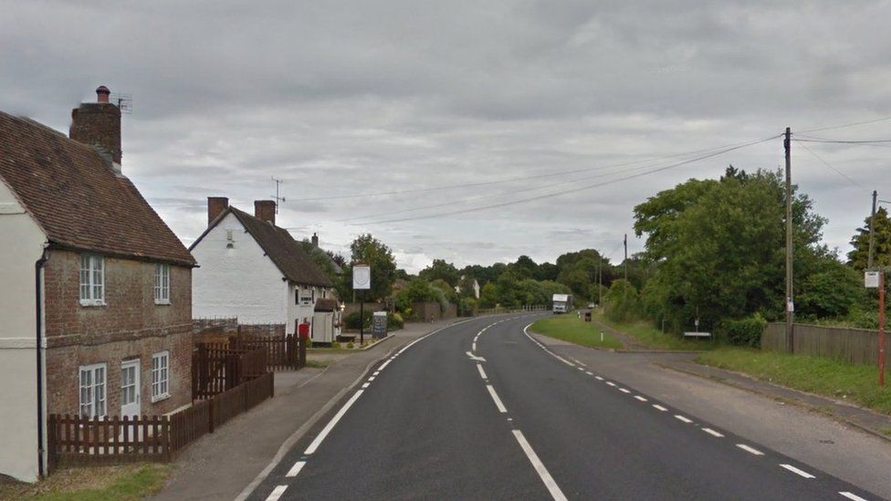 Man dies in two-car crash on A31 at Corfe Mullen - BBC News