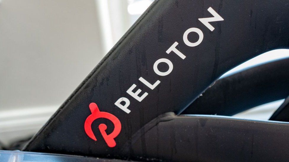 Логотип Peloton