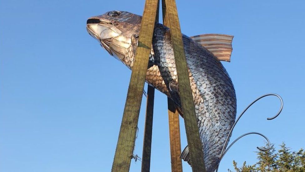 Leaping salmon metal sculpture by Jason Heppenstall
