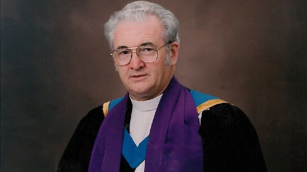 The Very Rev Dr Sandy McDonald