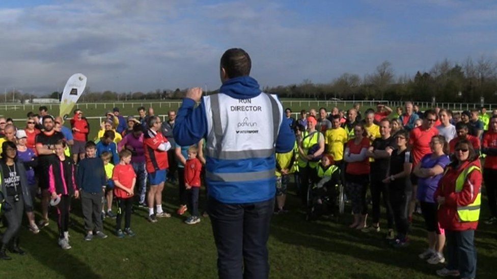 Little Stoke Park parkrun director talking to the runners before they set off