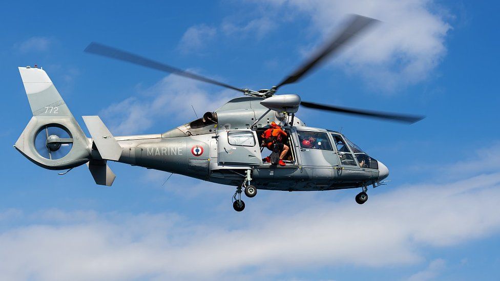 Британский каякер был доставлен в больницу французским вертолетом
