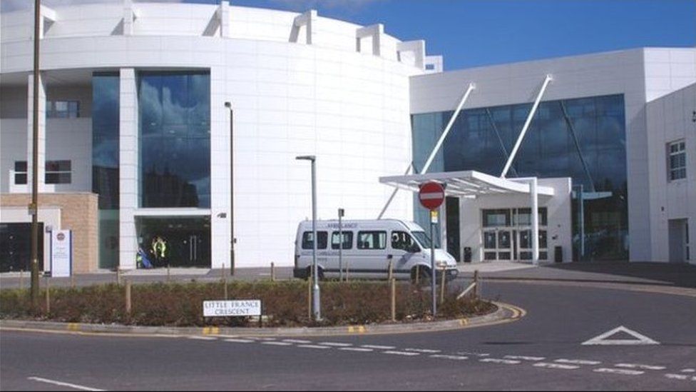 Edinburgh Royal Infirmary In Major Alert Over Bed Crisis Bbc News 