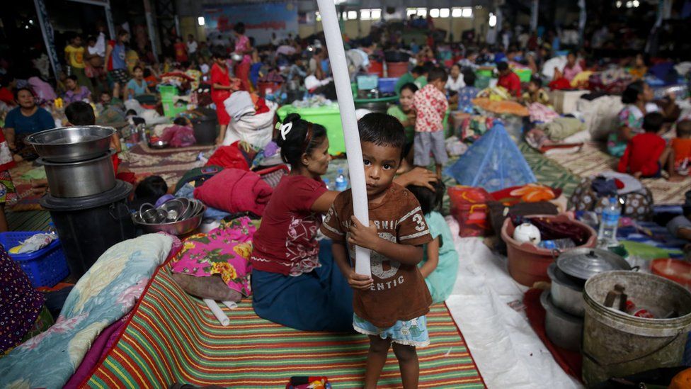Displaced families in a shelter at Hpa-An Township in Kayin State