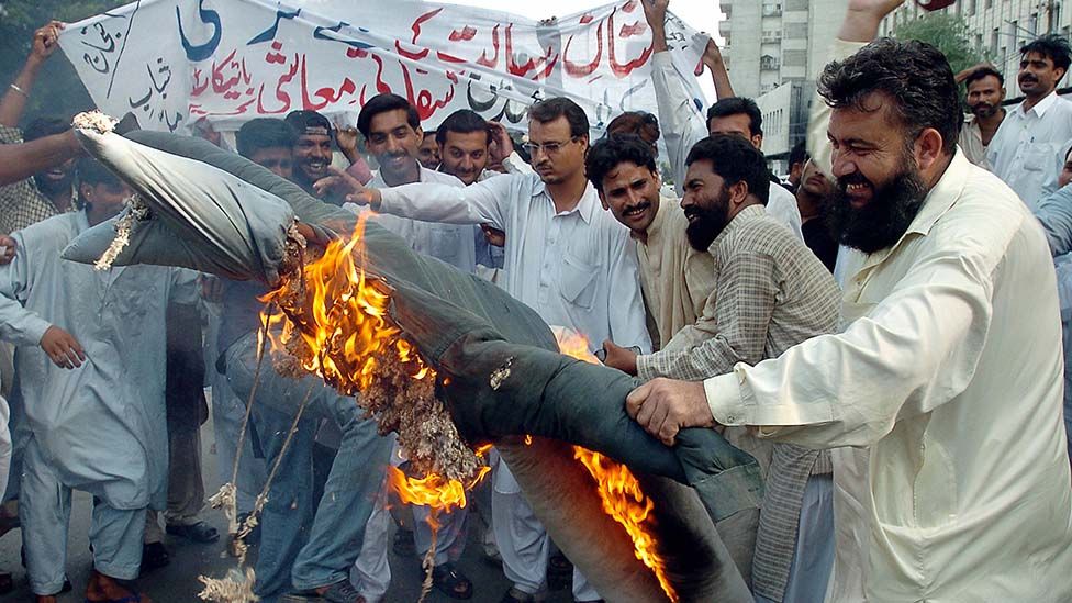 Protests in Karachi at Lars Vilks cartoon - 2007