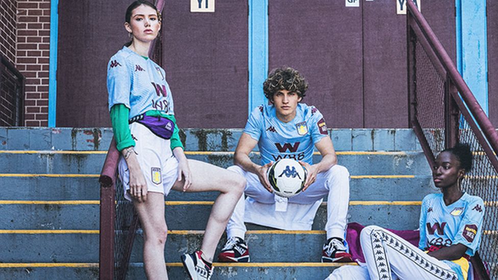 Bold and brave' new Saints kit looks back to the 1980s