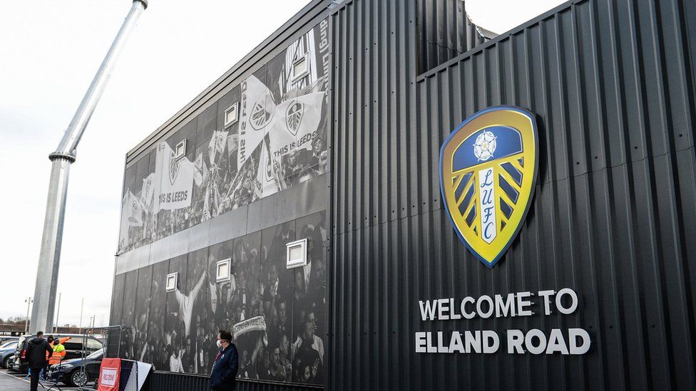 Leeds United: Stadium bans for Man United match missile throwing - BBC News