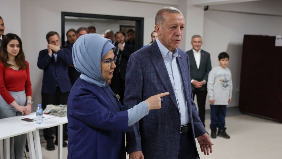 Turkish President Recep Tayyip Erdogan and his wife Emine Erdogan at a polling station in the Uskudar district